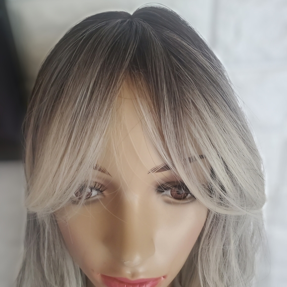 NWOT Ash Blonde Dark Rooted Synthetic Wig - Picture 4 of 15
